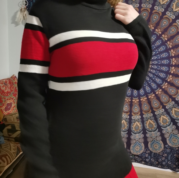 Cute Turtleneck Sweater - Picture 4 of 5